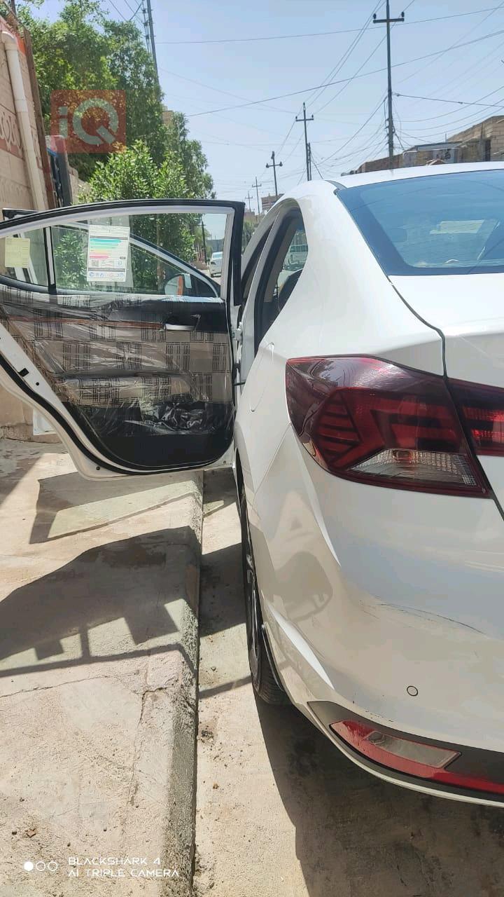 هیوندای ئەلەنترا